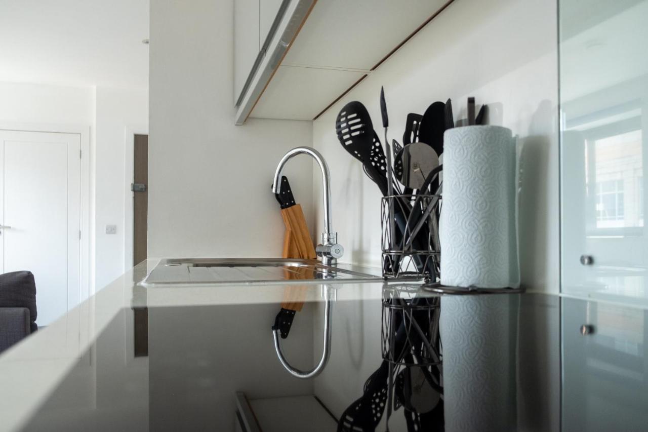 Modern One Bedroom Apartment In Town Centre & 4 Min To The Beach Bournemouth Exteriér fotografie